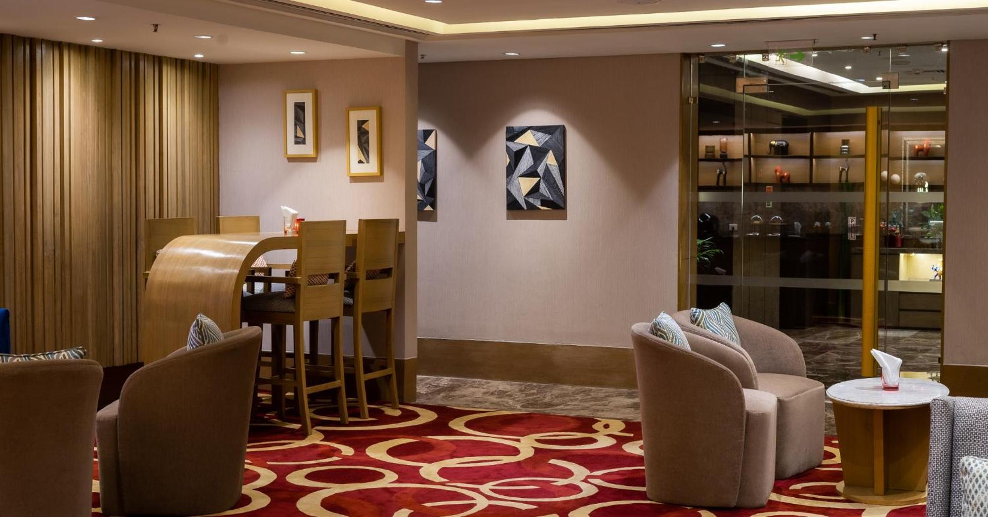 Hotel The Leela Ambience Convention Delhi