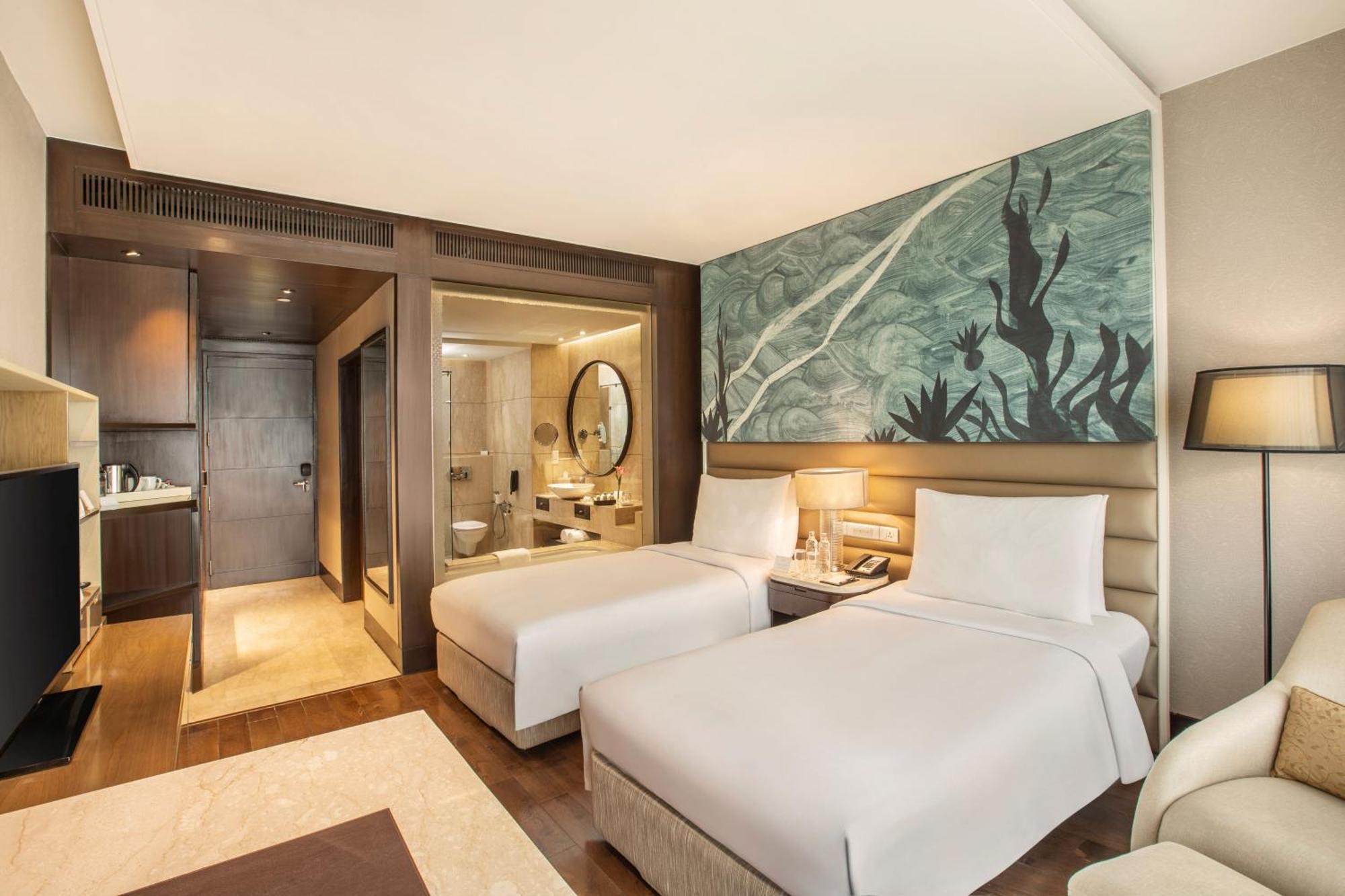 The Leela Ambience Convention Delhi Hotel New Delhi