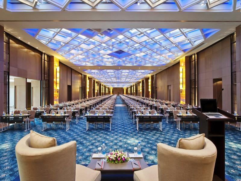 The Leela Ambience Convention Delhi 5* New Delhi
