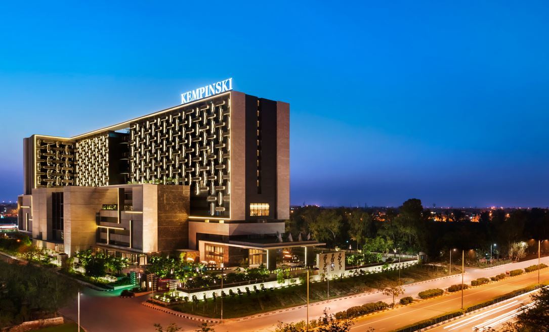 The Leela Ambience Convention Delhi Hotel 5*