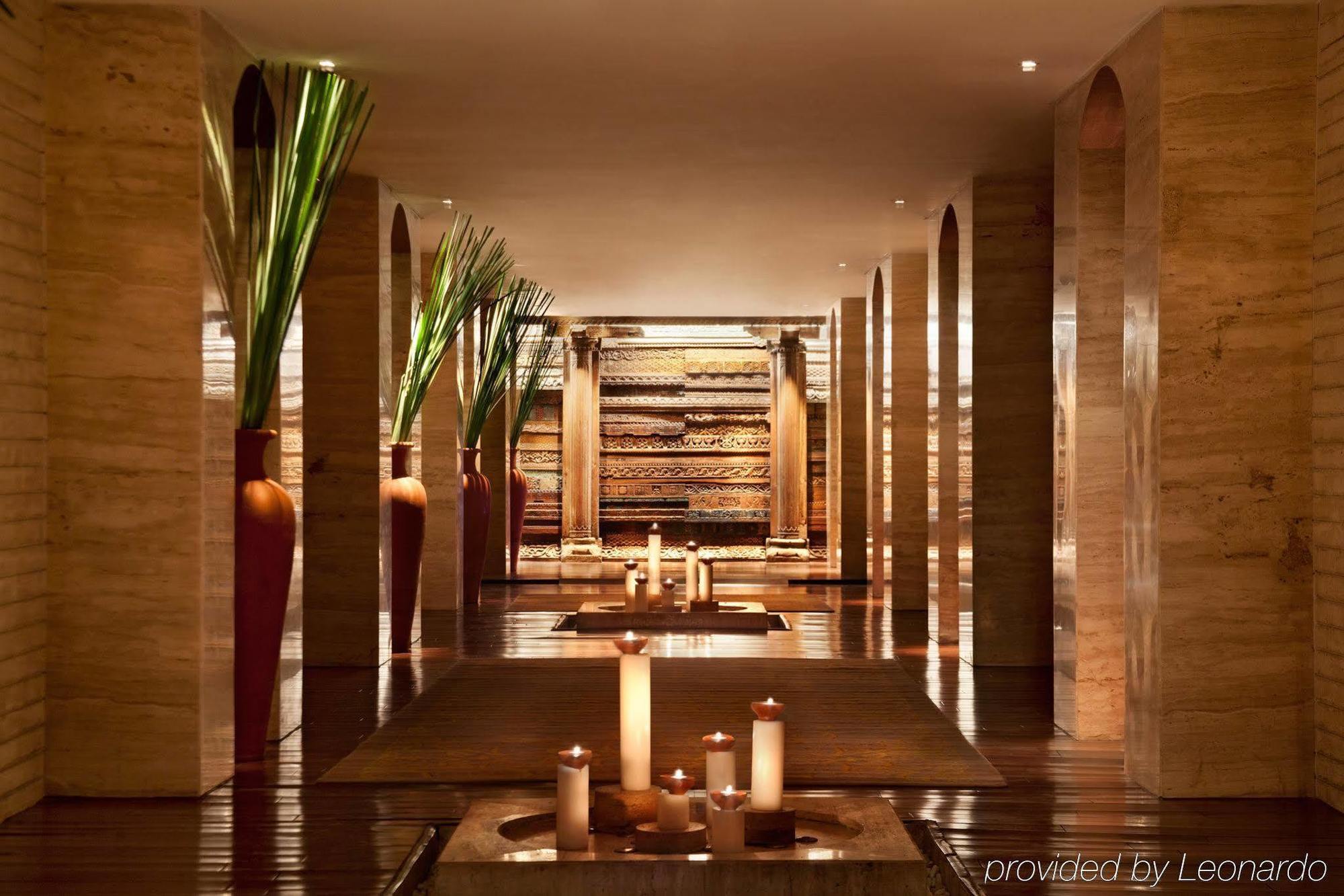 Hotel The Leela Ambience Convention Delhi 5*